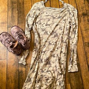 Magnolia Pearl floral shoes size 37 and long sleeve dress.Worn 2 times.very RARE